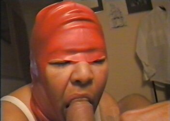 Crimson Spandex Spandex Hood Gummi
