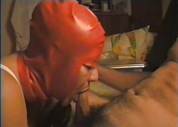 Crimson Spandex Spandex Hood Gummi