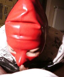 Crimson Spandex Spandex Hood Gummi