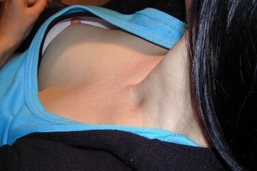 Downblouse nipslip