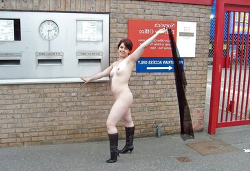 Nude outdoors!