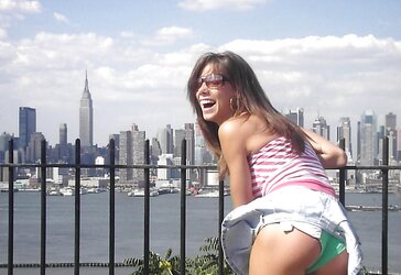 EX GIRLFRIEND TEENAGER PULVERIZES IDEAL GAMS BUTT (WheelSex)