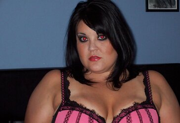 Scorching plumper gal