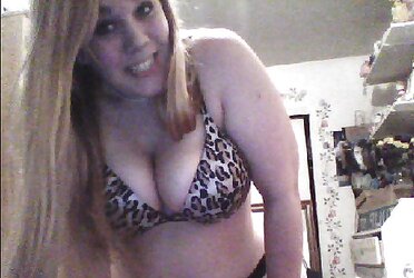 Stunning fleshy amature plumper vol