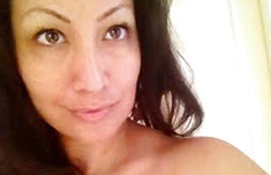 Yam-Sized Hooters MUMMY Hungarian Escort Escort