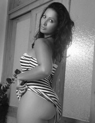 Yam-Sized Hooters MUMMY Hungarian Escort Escort