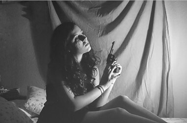 Femmes with gun ang knife