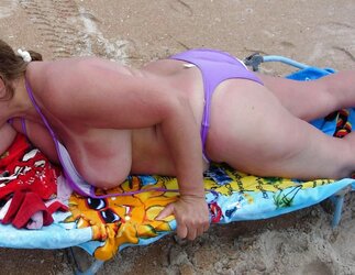 Mature Massive Fun Bags Inexperienced