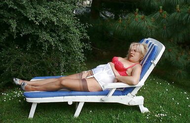 Stellar mature in downright fashioned nylons tights