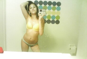 Cubanita Ardiente Showcasing Her Figure