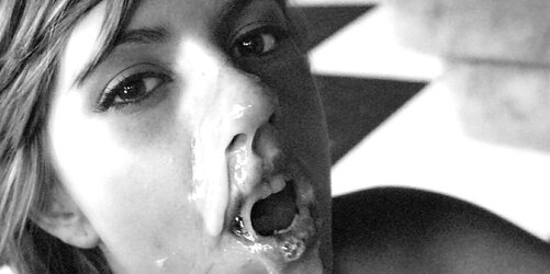 Love Jam leaks out from stunning throats and faces (Camaster)