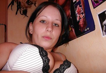 SexyAnalChick From JoinUnTrue.com