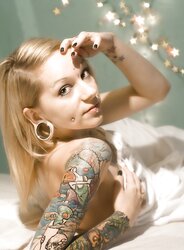 Alt Femmes. Wonderful Stunners.