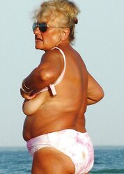 Saggy boobies mingle 7.