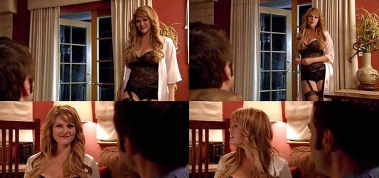 Sara Rue Sans Bra