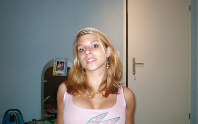 Inexperienced delphine