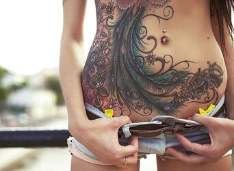 Damsels having tatoo
