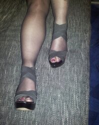 Meine geile Frau in schwarz