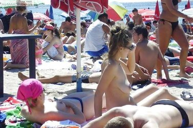 PAPARAZZI BEACH by KRMANJONAC