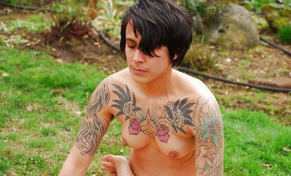 Wooly black-haired yoga (Camaster)