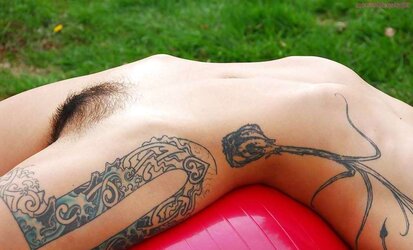 Wooly black-haired yoga (Camaster)
