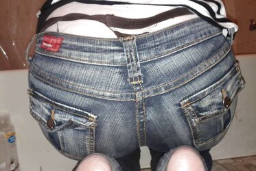 Some more chicks in denim