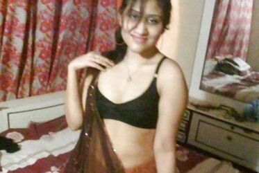 Indian Desi wifey Ranjana - coolbudy
