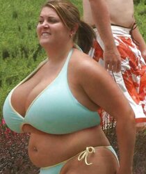 Plumper in public in bathing suits or non fitting clothes