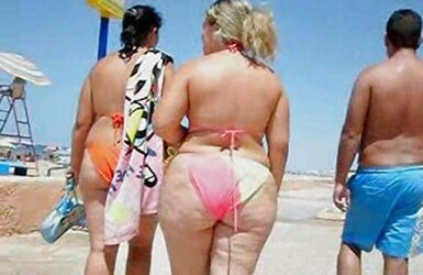 Plumper in public in bathing suits or non fitting clothes