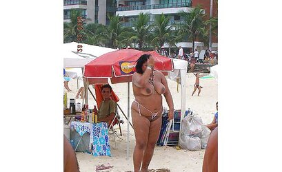 Plumper in public in bathing suits or non fitting clothes