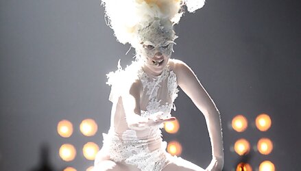 Woman Gaga Snatch
