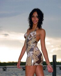 Hotlegs-hottest gams high-heeled shoes and skirts