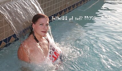ROXXXY LAROUGE POOL SHOT BY BBWHEF