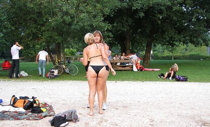 Super-Hot swimsuit arses