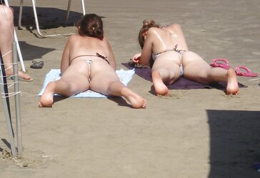 Super-Hot swimsuit arses