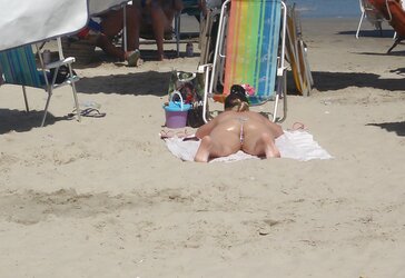 Super-Hot swimsuit arses