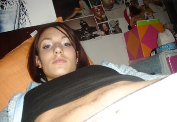 Super-Steamy College Lady Selfshot 2of