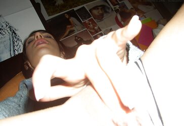 Super-Steamy College Lady Selfshot 2of
