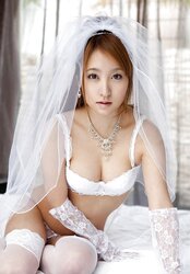 Japanese Swimsuit Honeys-Aya Kiguchi (1)