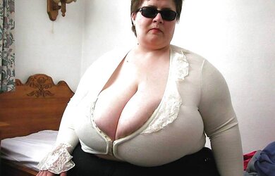 Uber-Cute melons two (geile Titten)