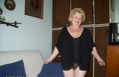 PLUMPER MUMMY PHAT RUMP BIG BLACK COCK Pantyhose