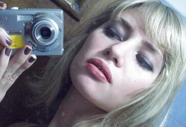 Splendid Delicious Blond Chick