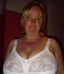 Brassieres on random damsels