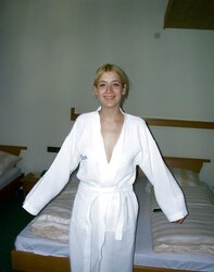 Melle das geile Teengirl nackt und gefickt