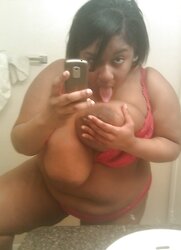 PLUMPER and the mirror