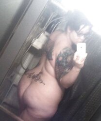 PLUMPER and the mirror