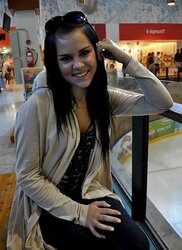 Jaw-Dropping teenager. (you all enjoyed her so much, so here is more images