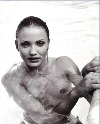 Jaw-Dropping bra-less Celebrities