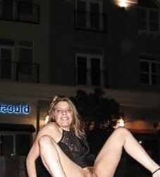 Upskirts Sans Undies