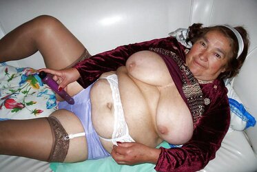Colombian granny Bell (seventeenth set)